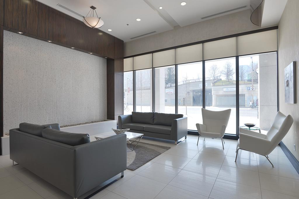 Napa Furnished Suites At Cn Tower & Maple Leaf Square Toronto Room photo