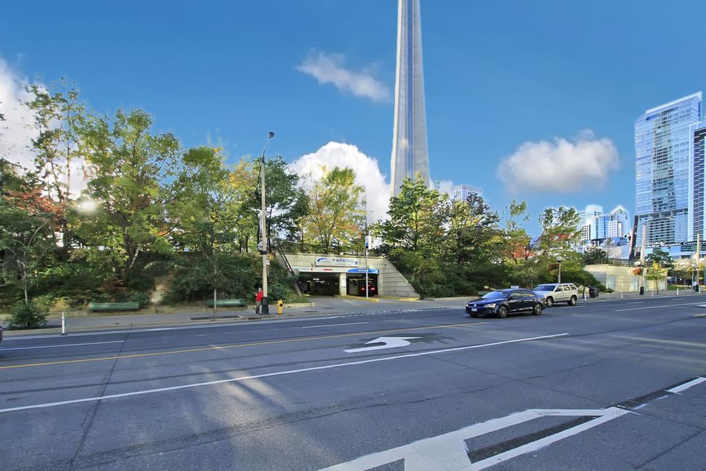 Napa Furnished Suites At Cn Tower & Maple Leaf Square Toronto Exterior photo